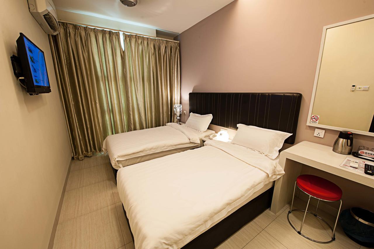 Seven Hotel Putatan エクステリア 写真