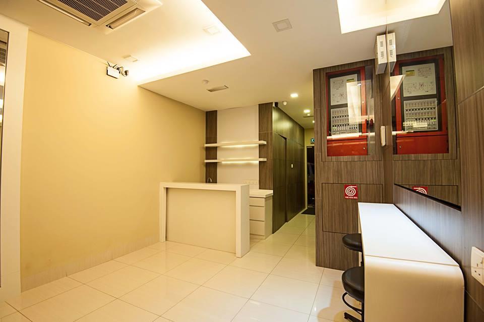 Seven Hotel Putatan エクステリア 写真