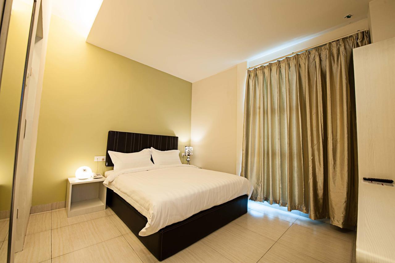 Seven Hotel Putatan エクステリア 写真