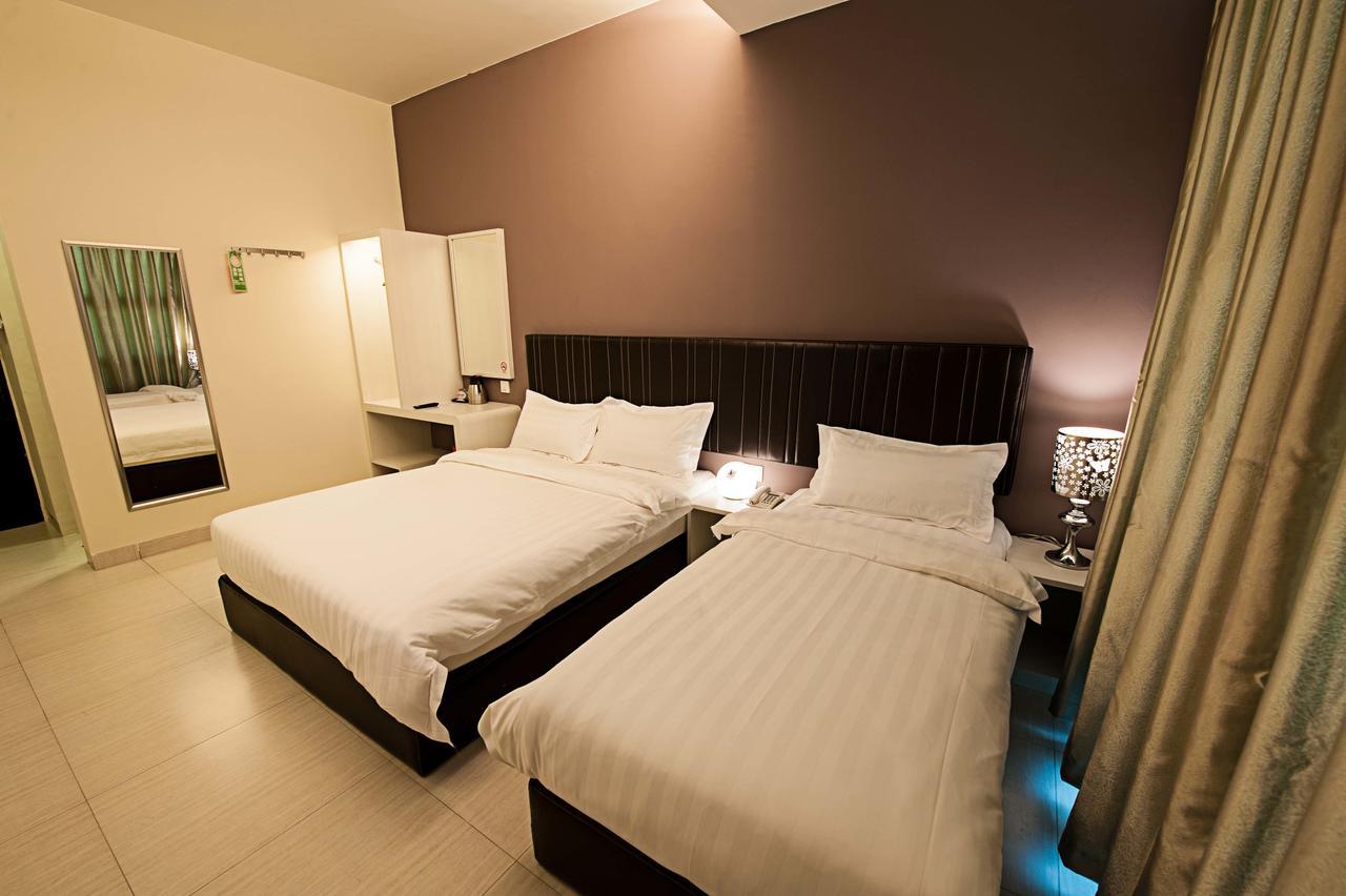 Seven Hotel Putatan エクステリア 写真