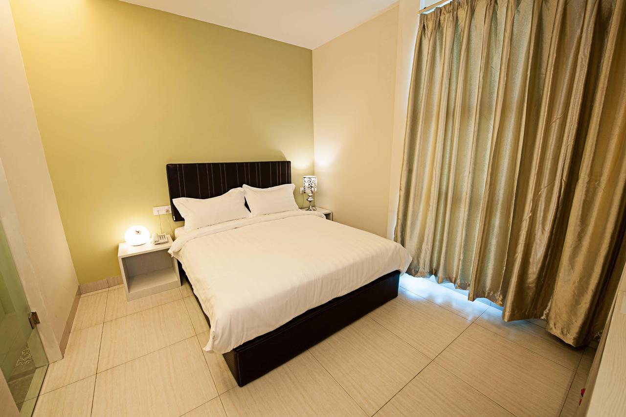 Seven Hotel Putatan エクステリア 写真