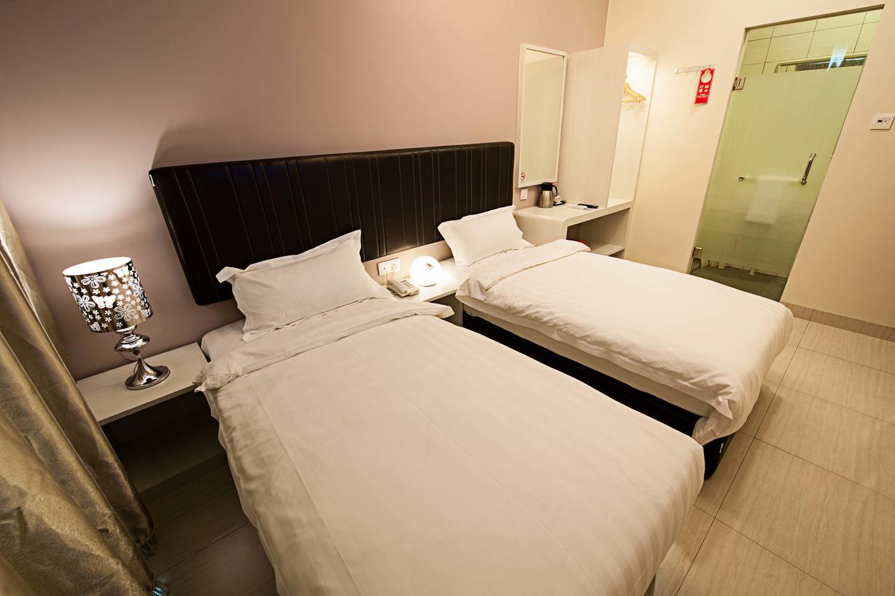 Seven Hotel Putatan エクステリア 写真