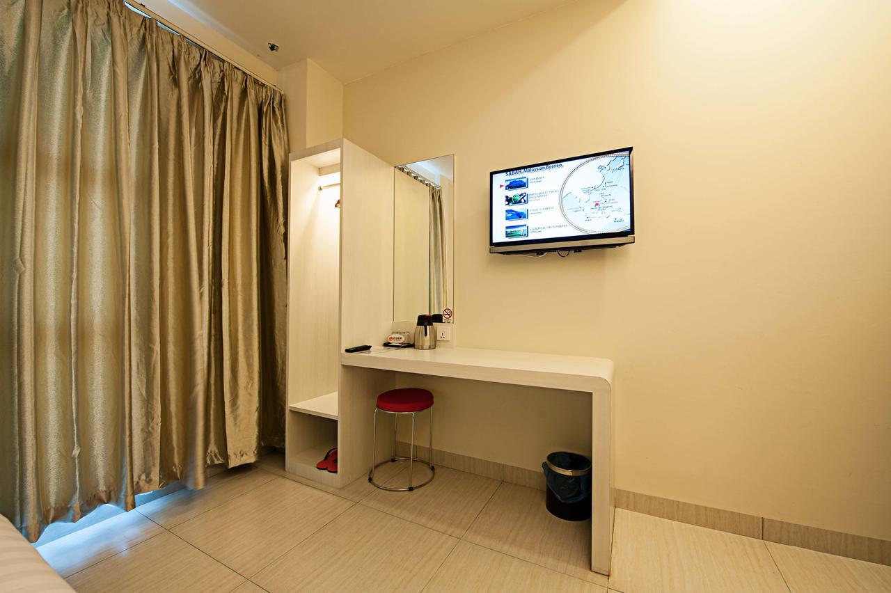 Seven Hotel Putatan エクステリア 写真